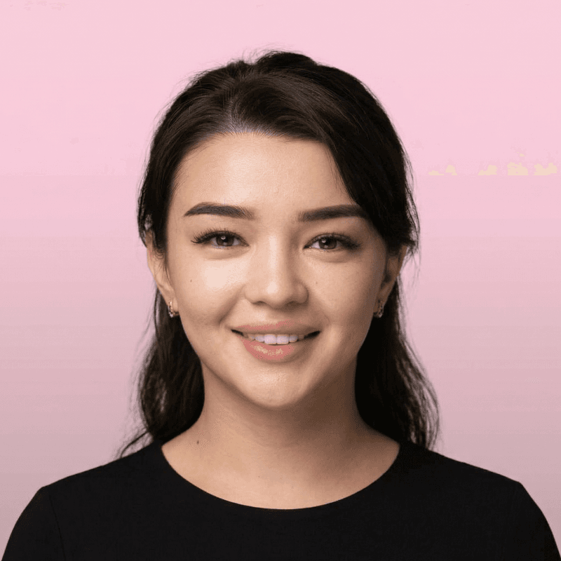 Анора Икромова